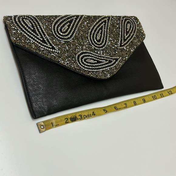 Black purse clutch white and gold stone paisley. Shoulder chain. Paisley. New - Picture 4 of 13